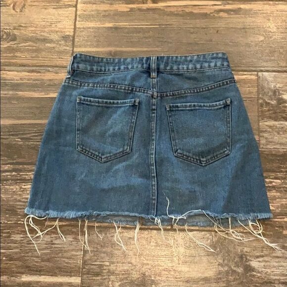 Pac Sun mini fringed 5 pocket denim skirt. Sz 25 - Picture 2 of 3